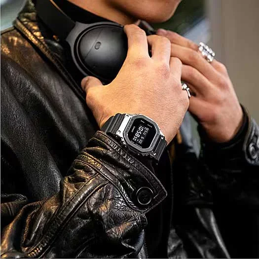 Casio GM-5600-1ER