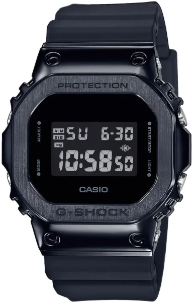 Casio GM-5600B-1E